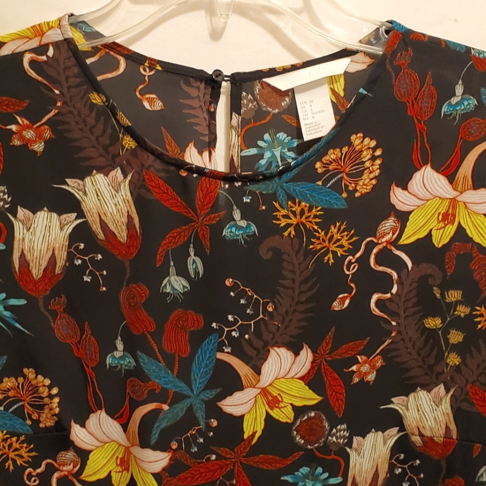HM BOHO, FLORAL PRINT TOP, LONG SLEEVES SIZE 8